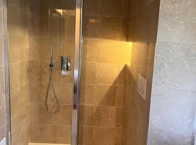 Vsc - In Storica Vista E Piscina Daire